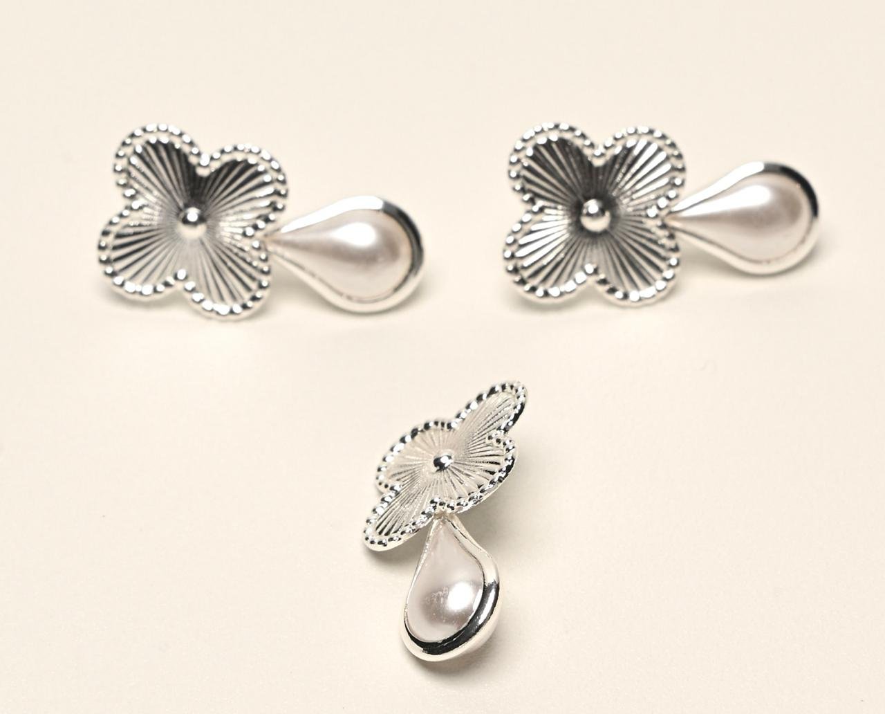 Brinco Pérola Flor - Ouro 18k